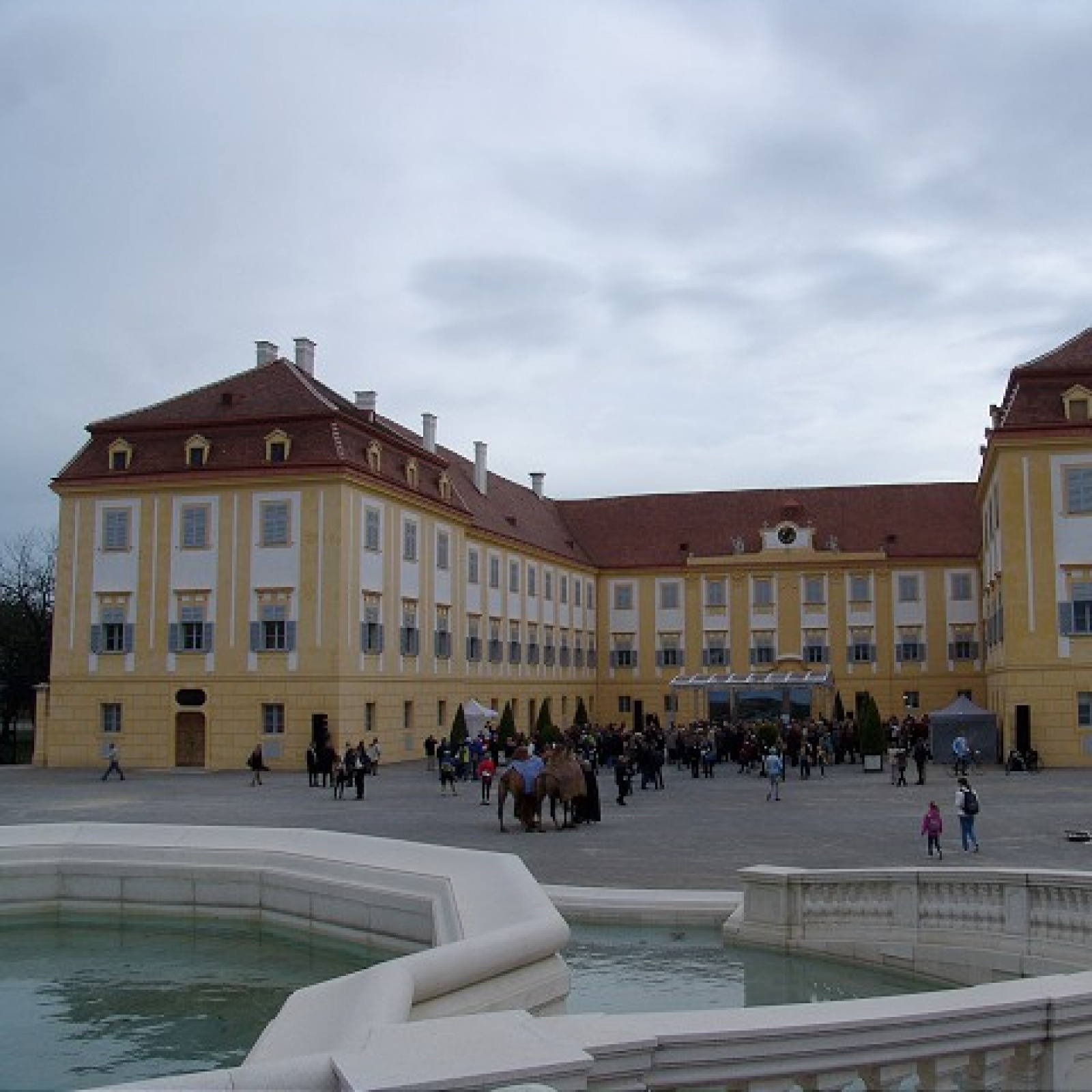 Carnuntum - Schloss Hof - Bratislava Tour